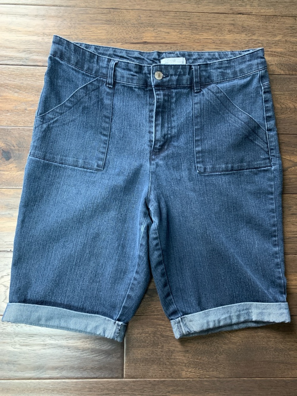 GacgSmith Classic Dark Blue Denim Bermuda Shorts /Front Patch Pockets.Pre-owned.